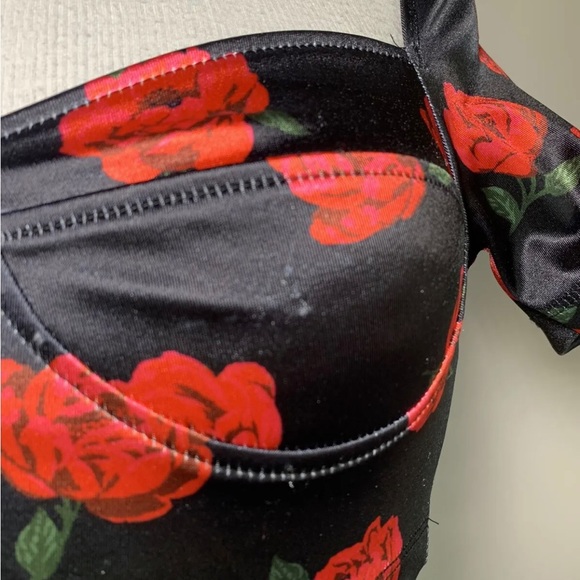 MOTEL ROCKS Yoona Crop Top Black Floral Satin Stretch Rose Size Small UK 10 - Picture 9 of 9